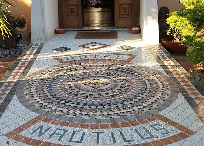 诺迪鲁斯酒店 3* 尼科泰拉