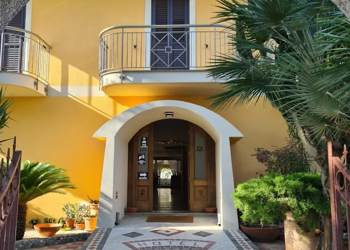 诺迪鲁斯酒店 3*